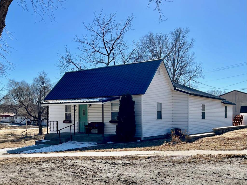 411 E Main, Mankato, KS 66956