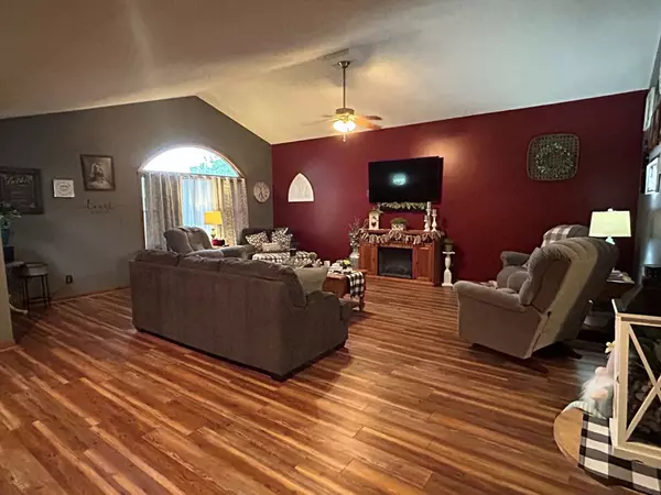 Claflin, KS 67525,305 5th