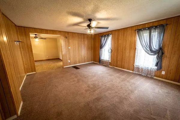 Miltonvale, KS 67466,321 W 3rd
