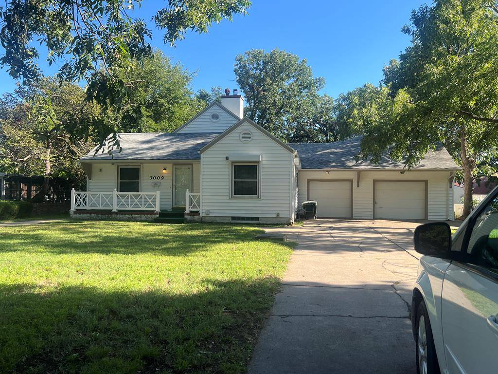 3009 16th St, Great Bend, KS 67530