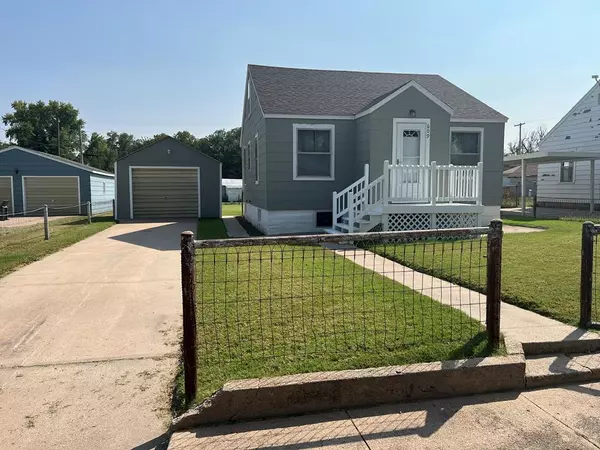 609 E. 6th, Hoisington, KS 67544