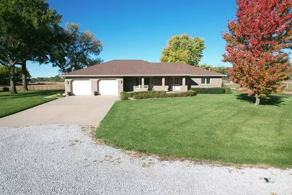416 E Roscoe, Endicott, NE 68350