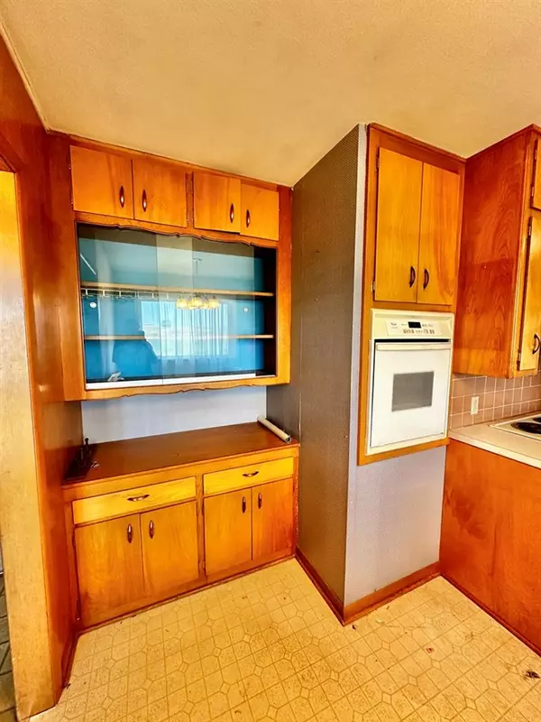 Lincoln, KS 67455,119 E High St