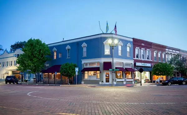 Lindsborg, KS 67456,101 N Main