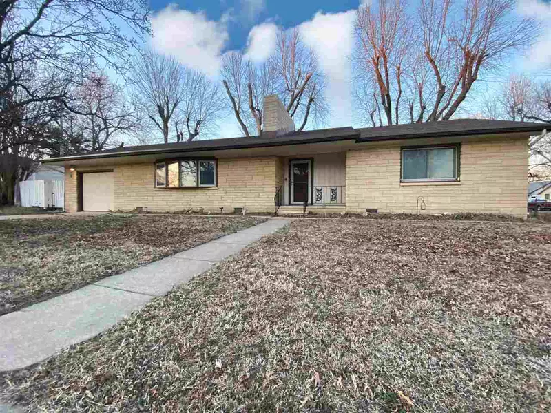 304 W Poplar Ave, Arkansas City, KS 67005