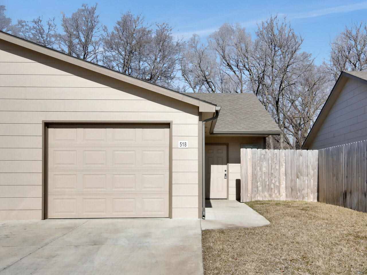 526 W Meadow Creek Cir, Wichita, KS 67204