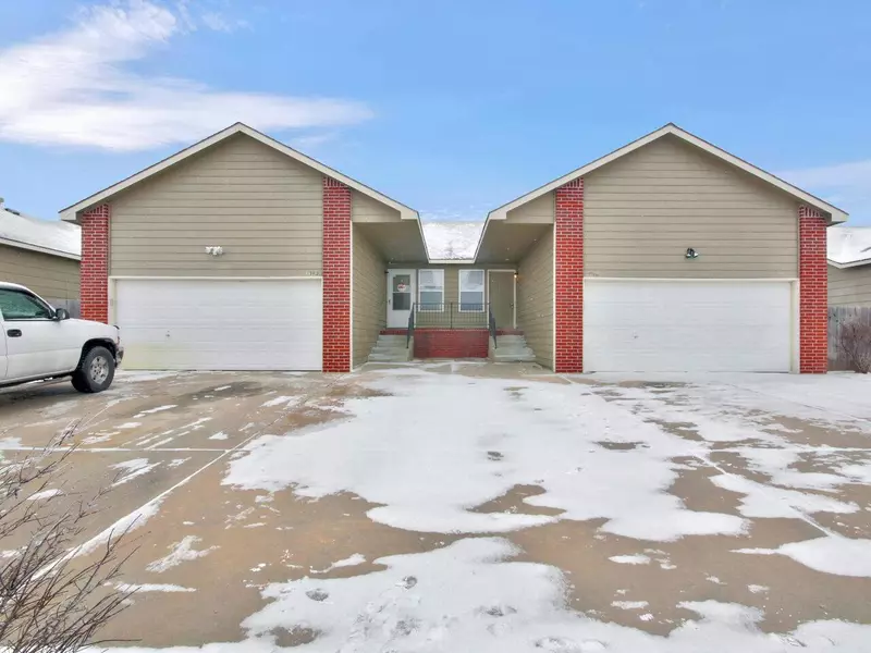 1018 E Karla Ave, Haysville, KS 67060