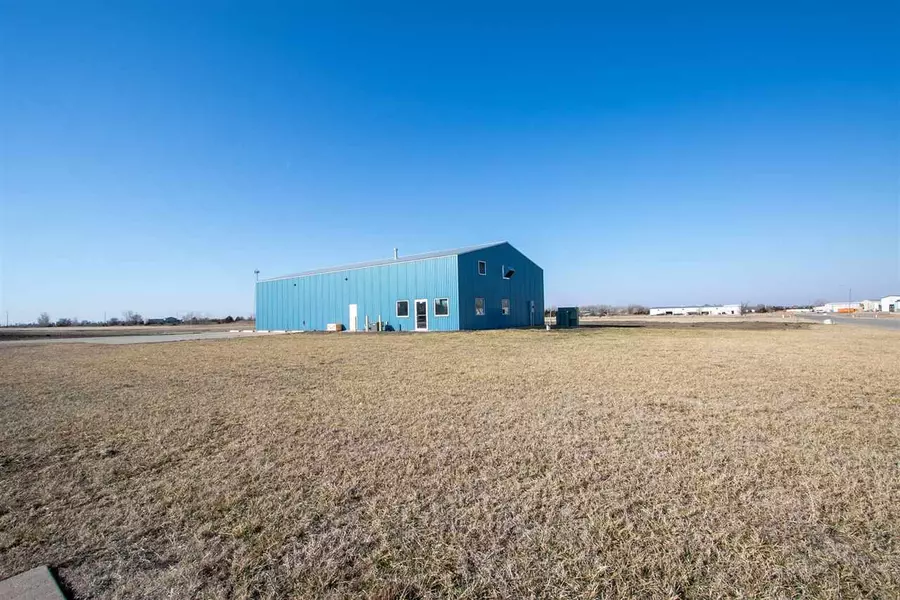 901 Industrial, Newton, KS 67114