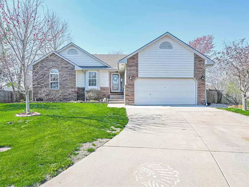 808 PARK GLEN CT, Clearwater, KS 67026