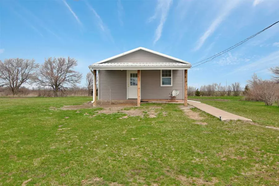 1117 S Hoover Rd, Newton, KS 67114