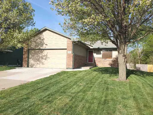 1617 N PRAIRIE RUN CIR, Mulvane, KS 67110