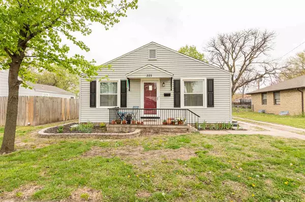 225 S Mount Carmel Ave, Wichita, KS 67213