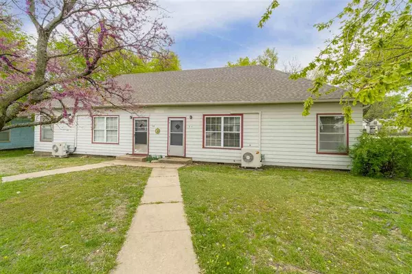 922 W 7th St, Wellington, KS 67152