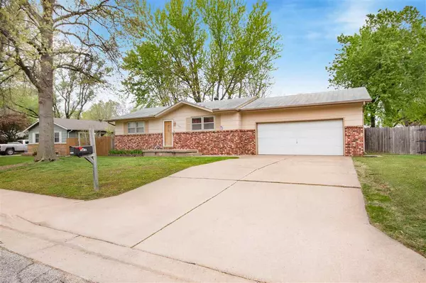 Mulvane, KS 67110,124 W Bernice Marie St