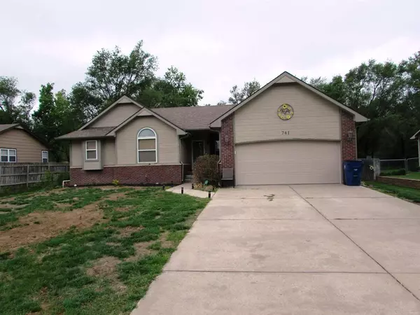741 S HIGHLAND DR, Andover, KS 67002