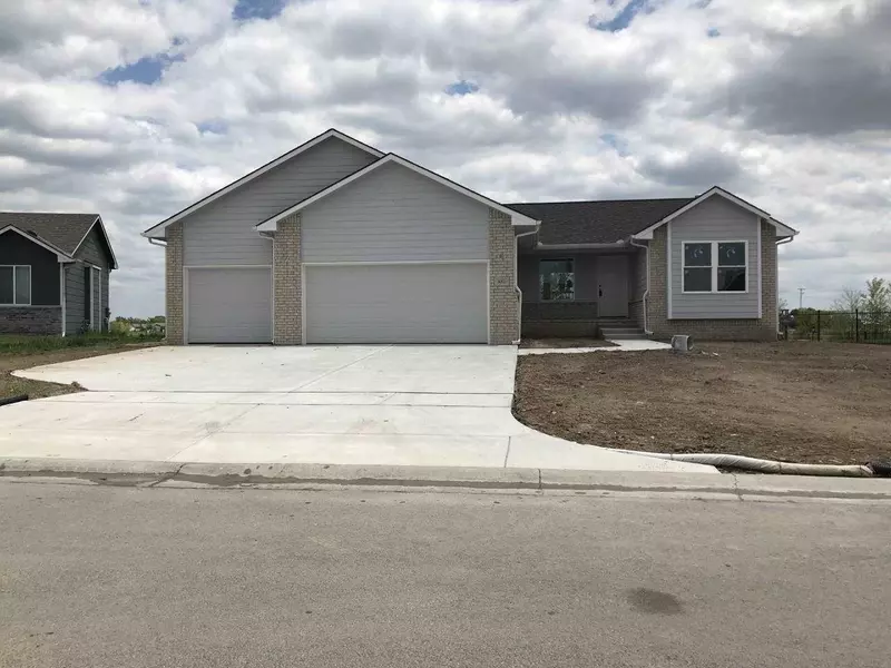 832 S Cattail Circle, Haysville, KS 67060