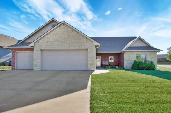 2531 N FAIRWAY CIR, Derby, KS 67037