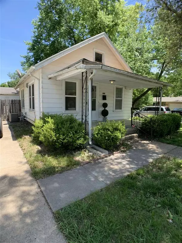 502 N Logan St, Newton, KS 67114