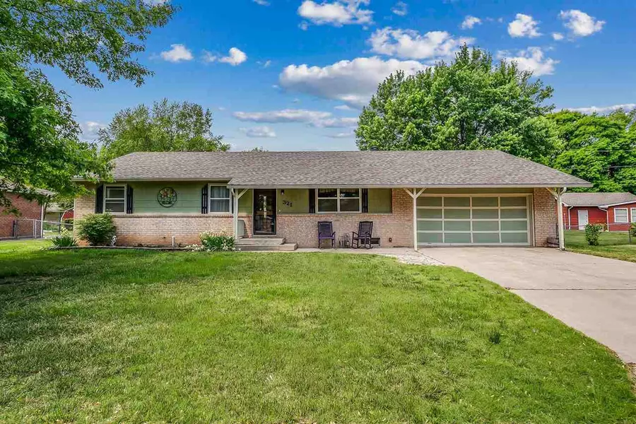 321 S 3RD ST, Clearwater, KS 67026