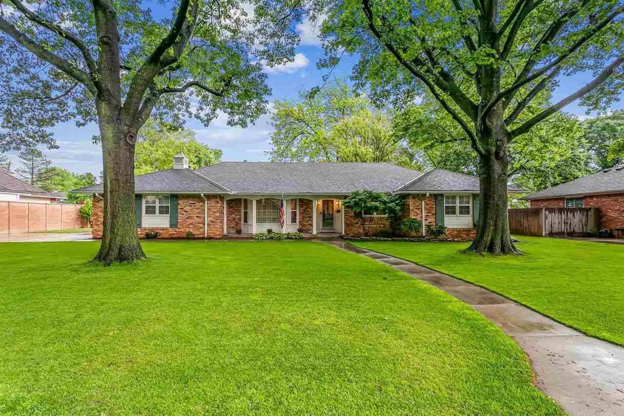 402 N HAMPTON RD, Wichita, KS 67206