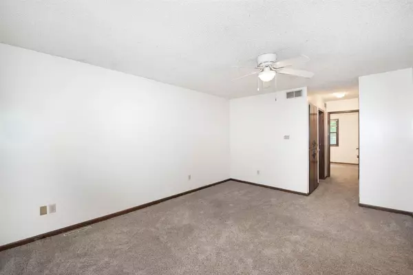 Derby, KS 67037,109 N Willow Dr