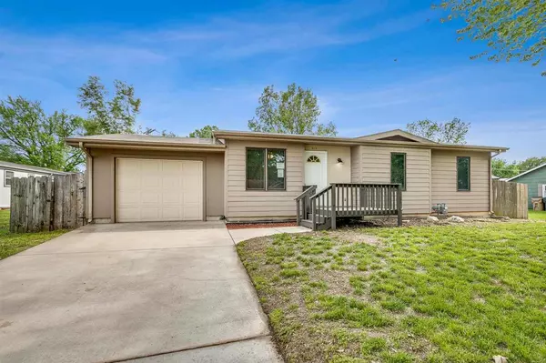 519 E 2nd St, Haven, KS 67543