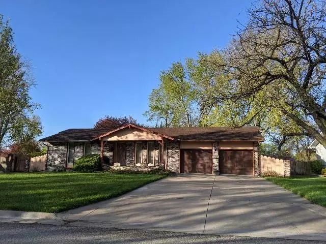 819 Trinity, Newton, KS 67114
