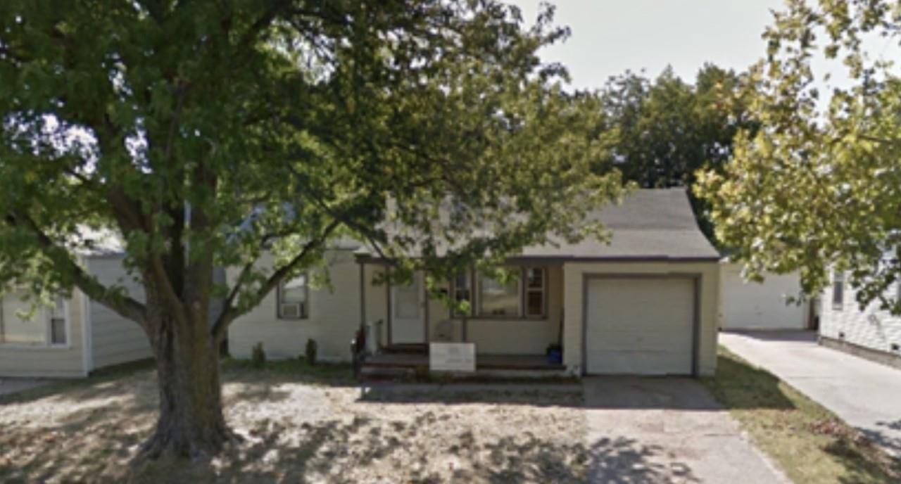 1705 Robbins St, Augusta, KS 67010