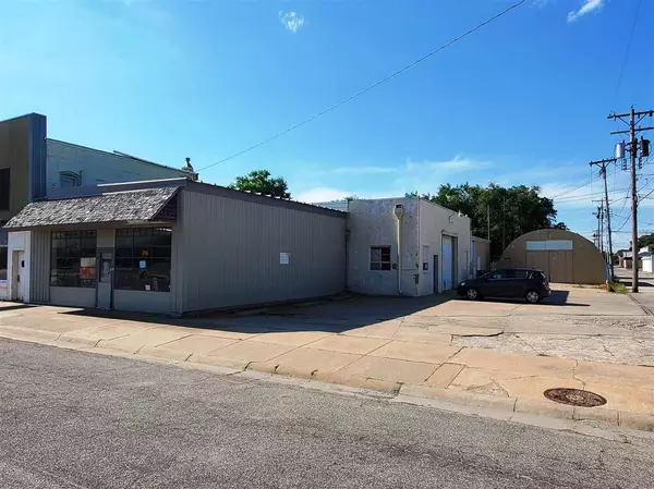 Newton, KS 67114-1412,117 E 3rd