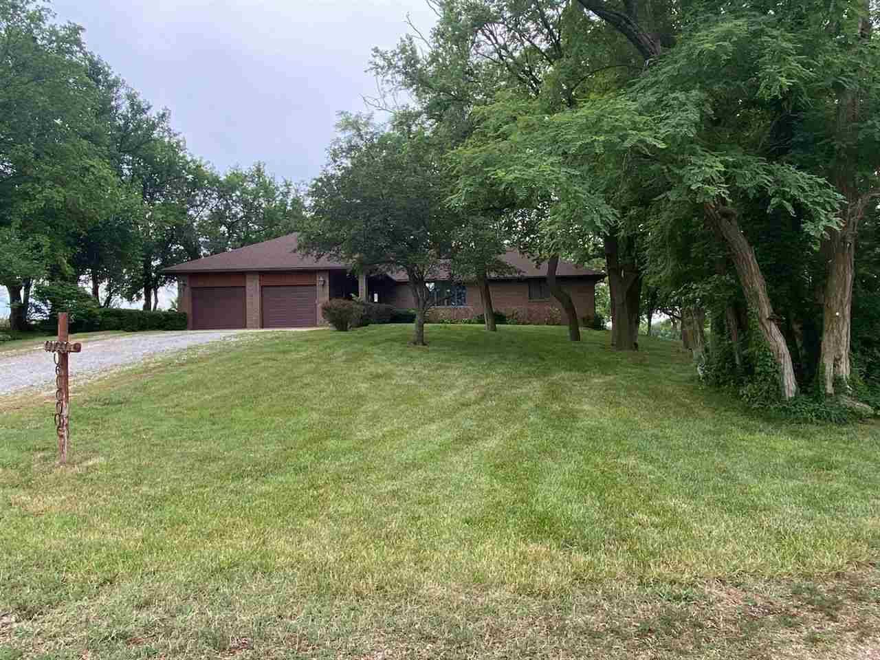 645 E 35th St S, Wellington, KS 67152