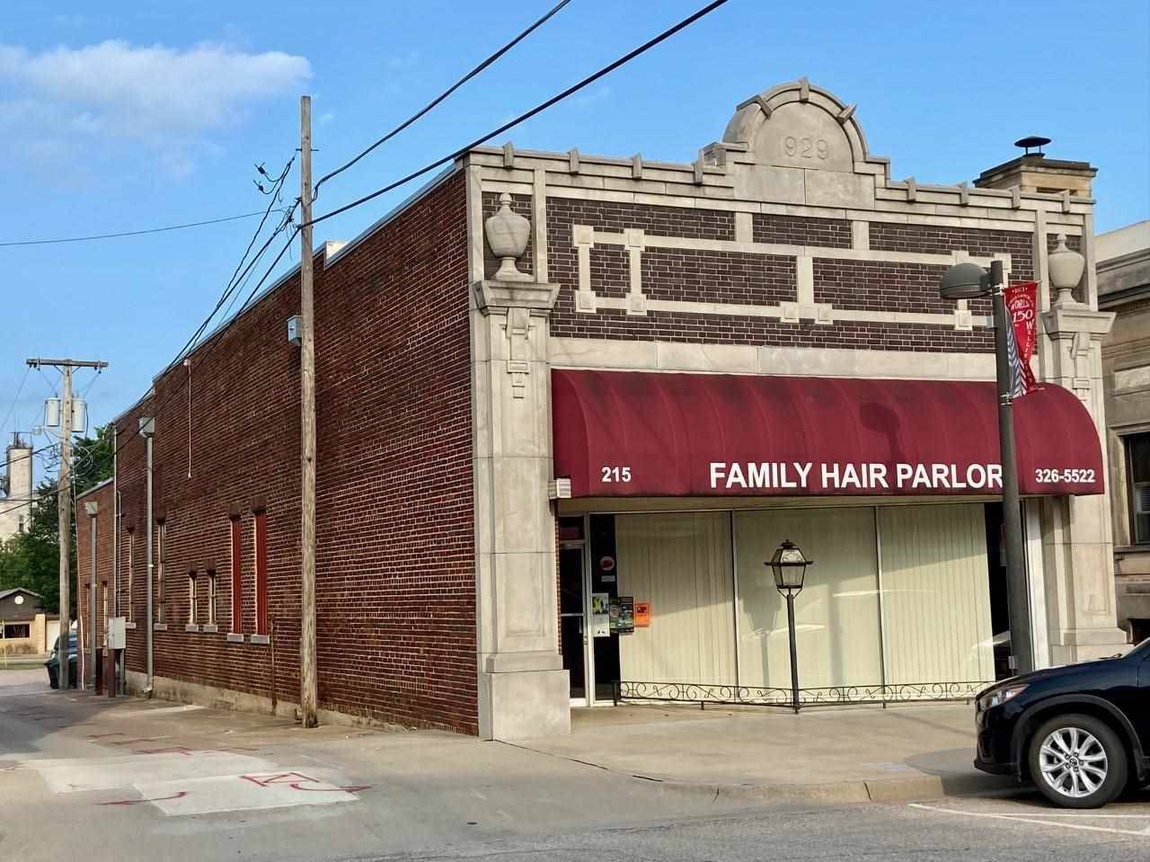 215 S Washington Ave, Wellington, KS 67152