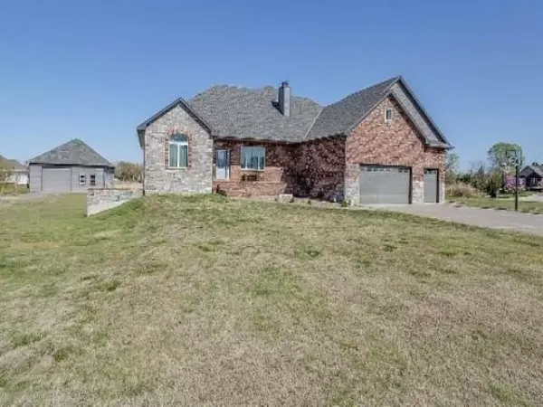 3300 S Deer Creek St, Goddard, KS 67052