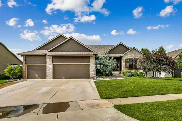 2132 N Stonegate Cir, Andover, KS 67002