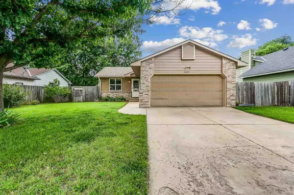 5425 S MARKET ST, Wichita, KS 67216