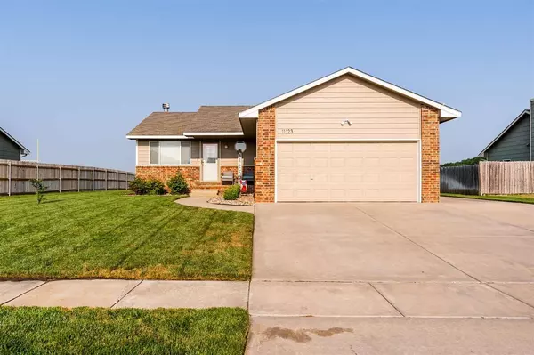 11123 W Hollywood St, Wichita, KS 67215