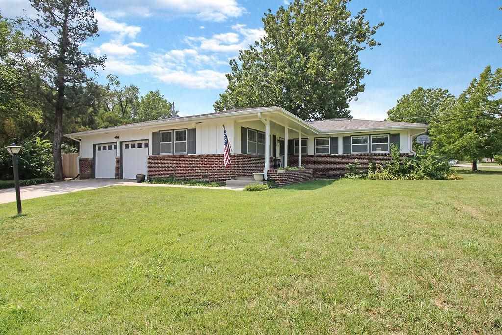 6015 Memphis St, Bel Aire, KS 67220