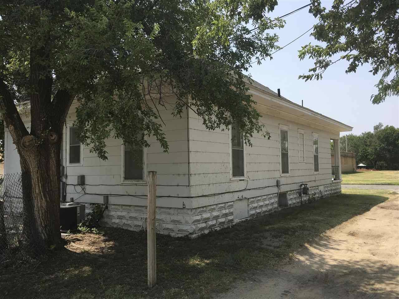 Hutchinson, KS 67501-4635,606 N Washington St