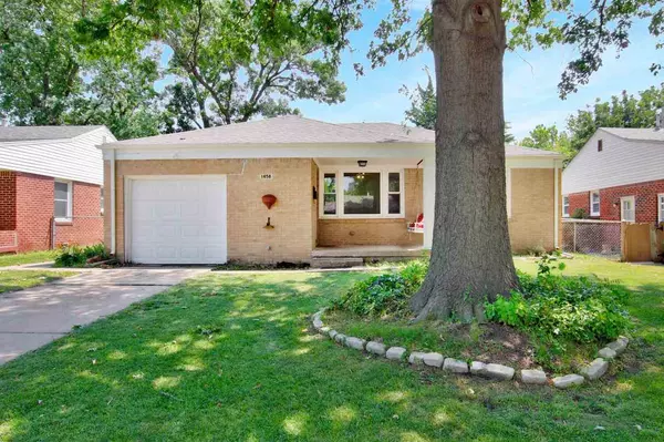 1658 Windsor St, Wichita, KS 67218