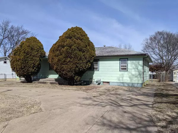 422 SE 8th, Newton, KS 67114