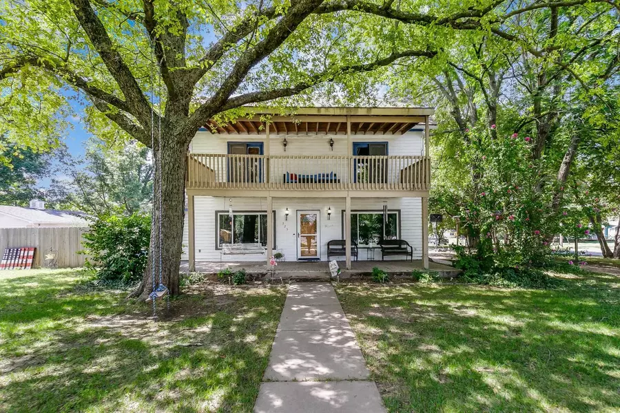 325 N LINDEN ST, Belle Plaine, KS 67013