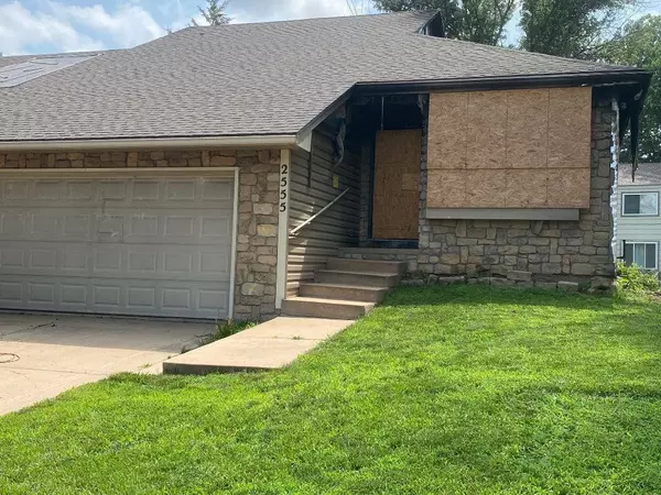 2555 S YELLOWSTONE CT., Wichita, KS 67215