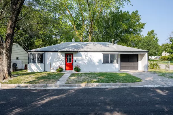 527 Sunnyside, Newton, KS 67114