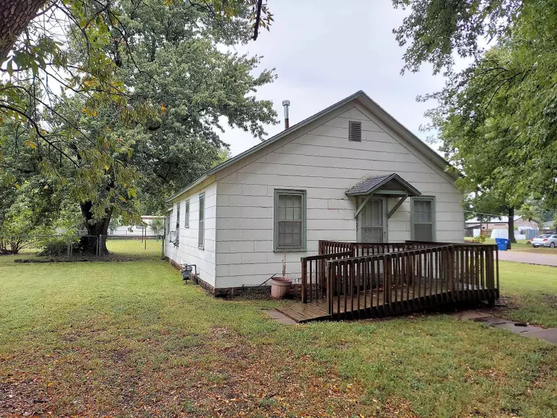 623 N Lincoln St., Belle Plaine, KS 67013