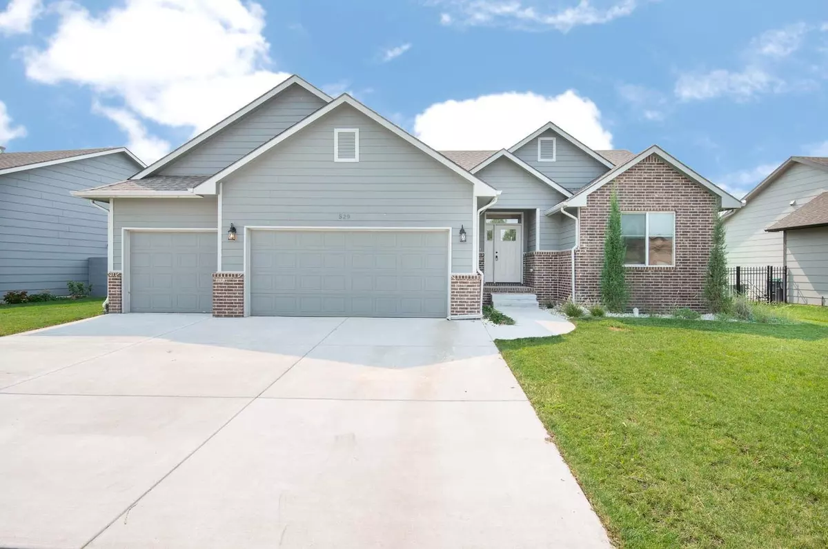 Maize, KS 67101,529 S Horseshoe Bnd