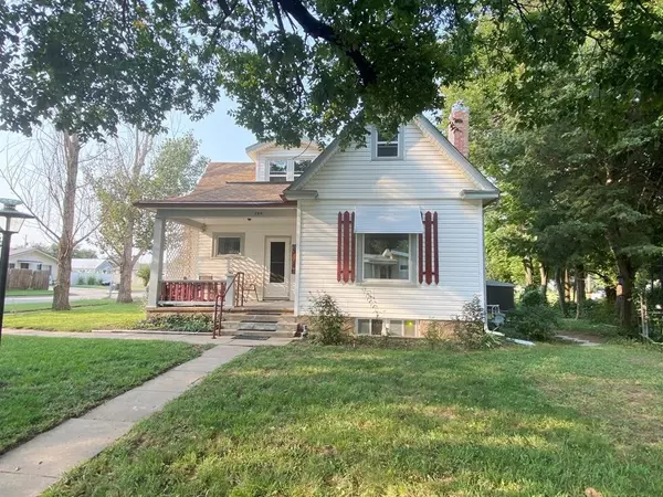 204 E 12th St, Harper, KS 67058