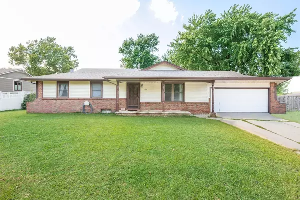 709 Trotter St, Maize, KS 67101