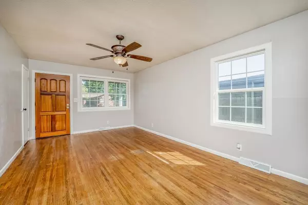 Wichita, KS 67217,917 W Savannah