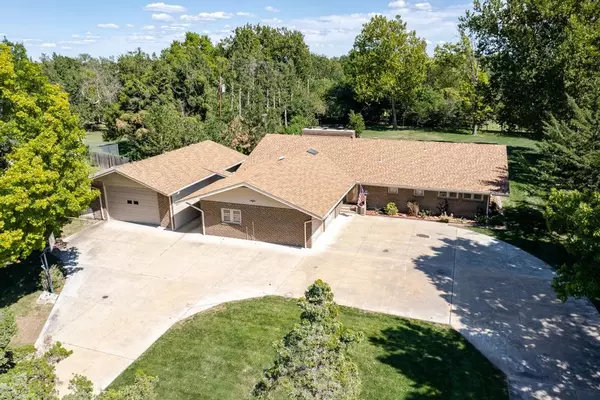 250 S Cardinal Ln, Wichita, KS 67230