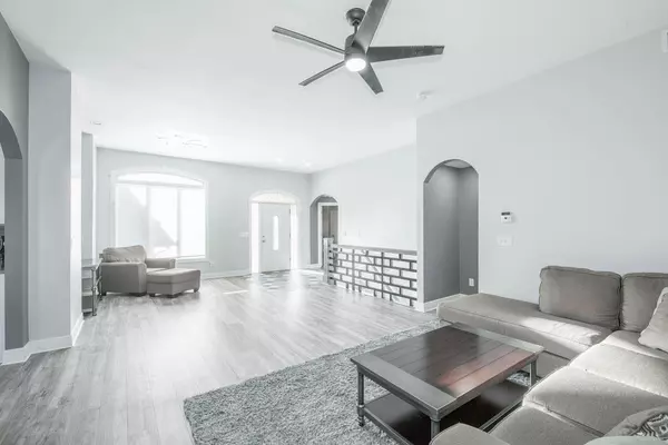 Wichita, KS 67235,1272 N Hickory Creek Ct