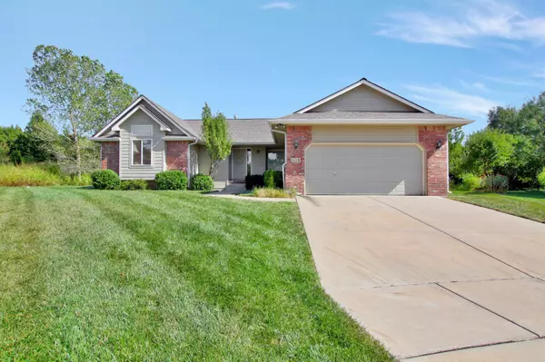 1118 N Bedford Circle, Wichita, KS 67206